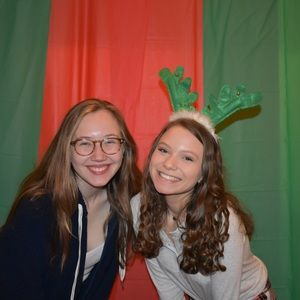 Meet your Posher, Iris